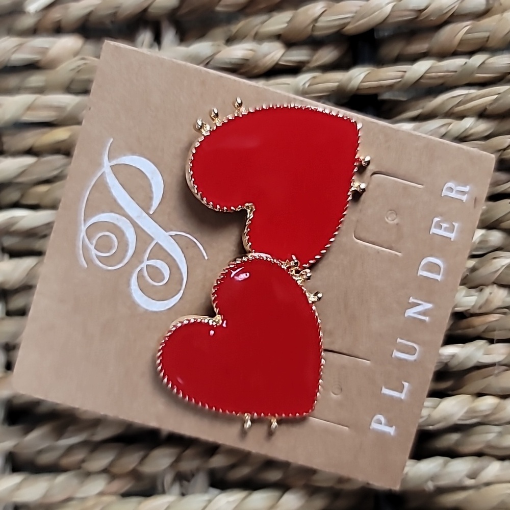 Plunder red heart love earrings nwt new